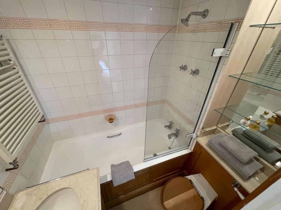 Circus Mews Townhouse:2 Beds:2 En-Suite Baths:Parking:City Centre:Quiet Area Exteriör bild